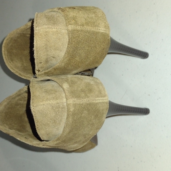 Fergie Heels size 6 - Picture 6 of 11